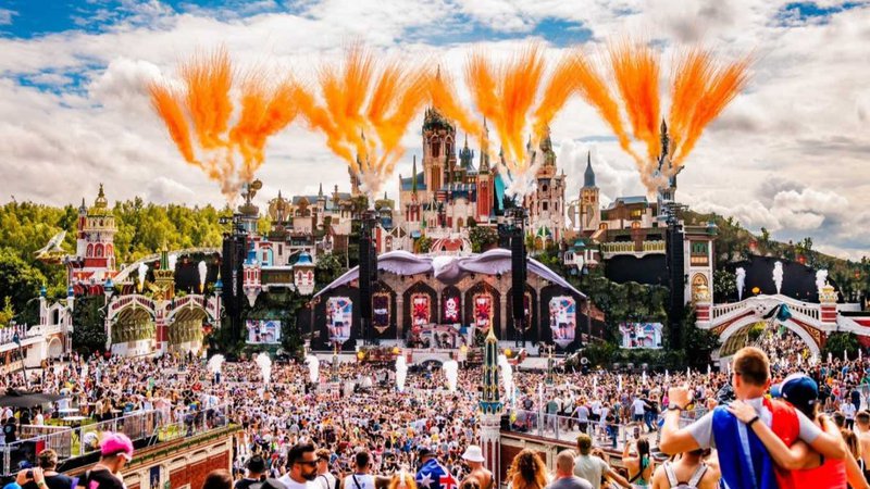 Probo studiereis 2026: laatste plekken voor Bangkok x Tomorrowland